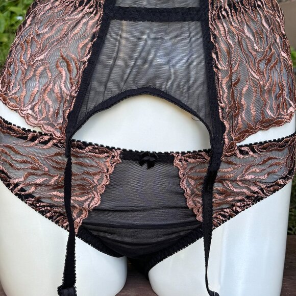 Victoria's Secret Suspender Garter Belt + Panty Lingerie Set Small - Picture 3 of 8